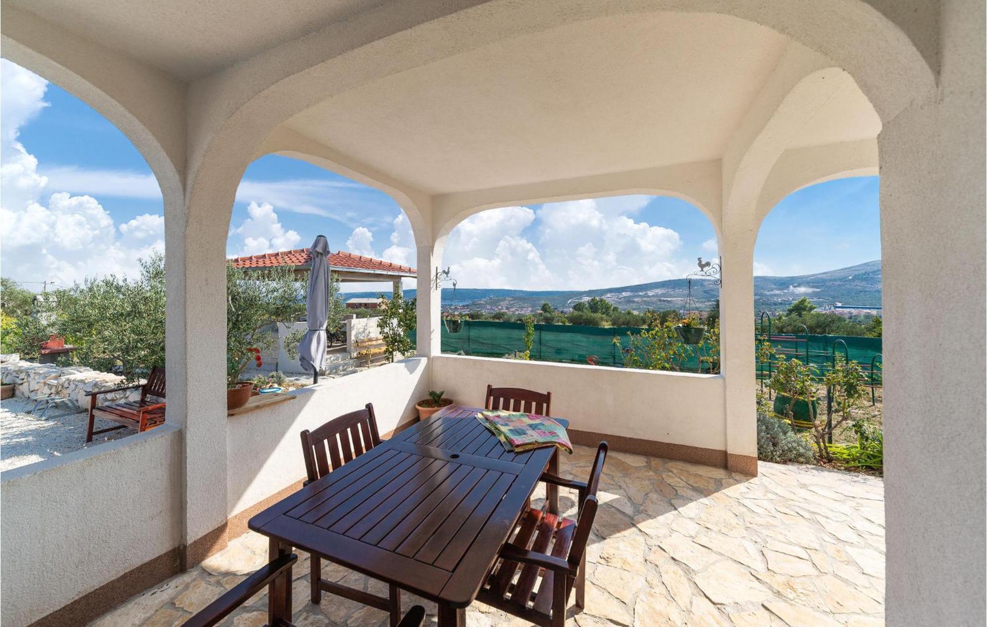 Gorgeous Home In Kastel Stafilic With Wifi מראה חיצוני תמונה