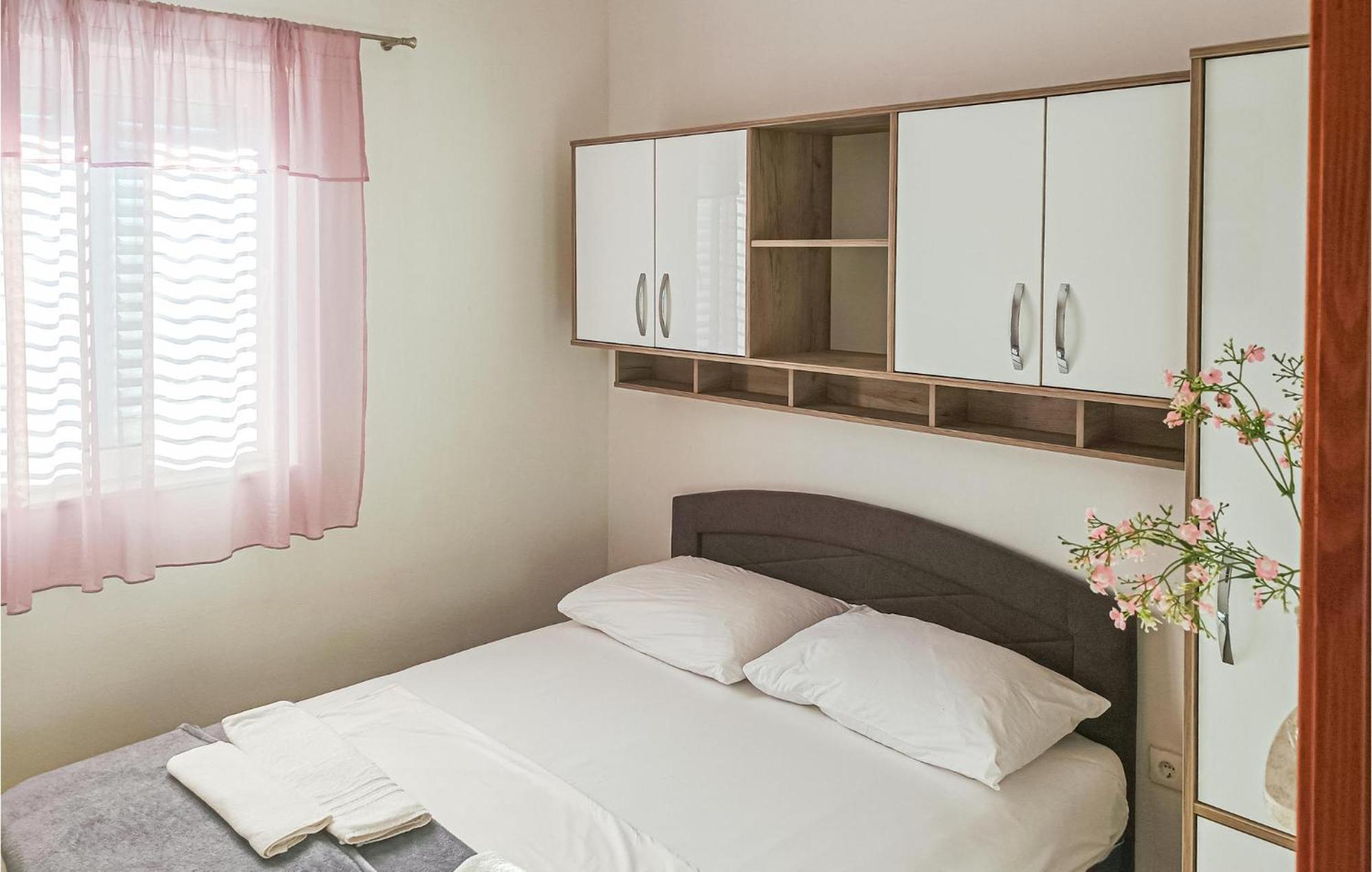 Gorgeous Home In Kastel Stafilic With Wifi מראה חיצוני תמונה