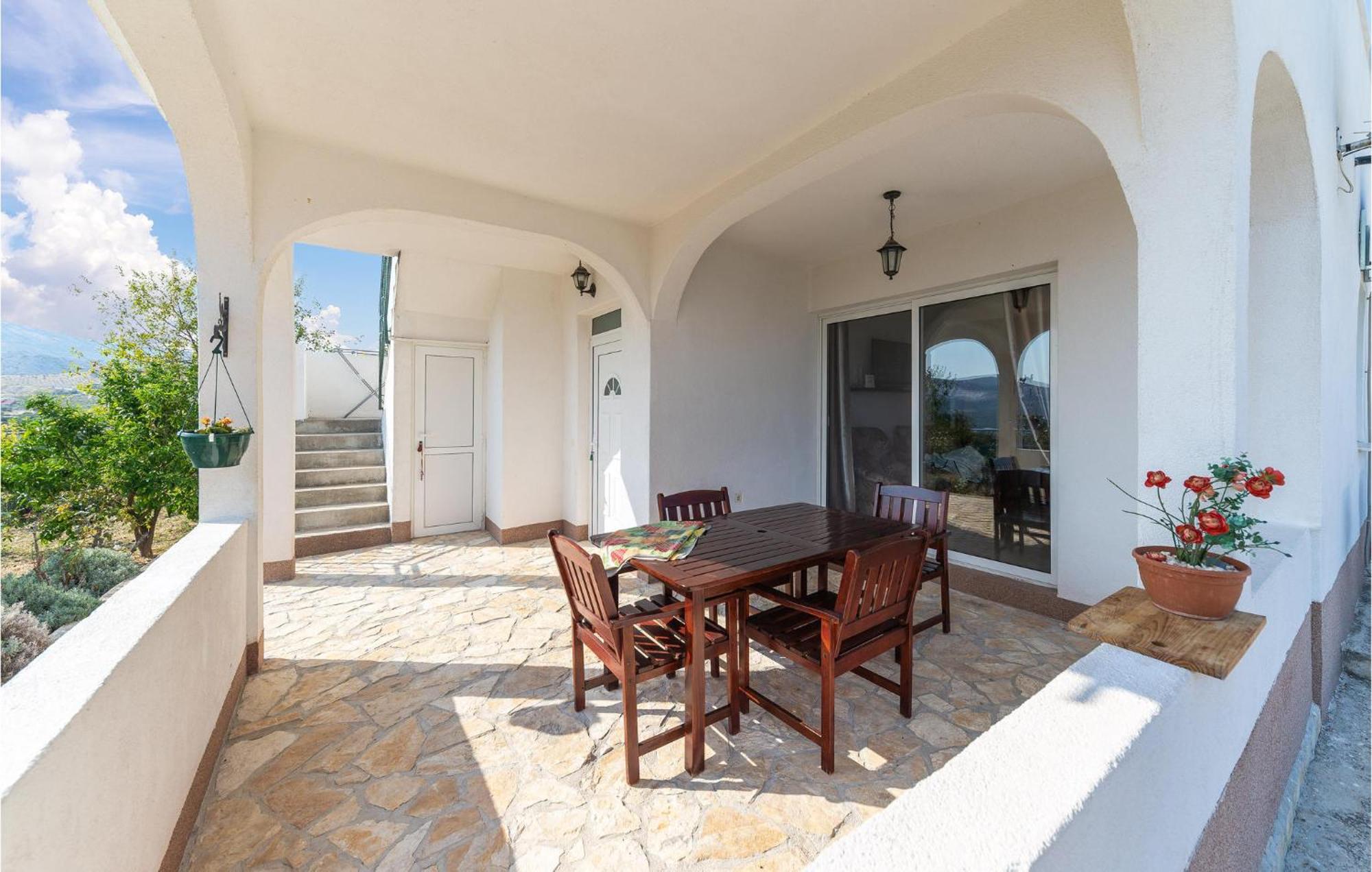 Gorgeous Home In Kastel Stafilic With Wifi מראה חיצוני תמונה
