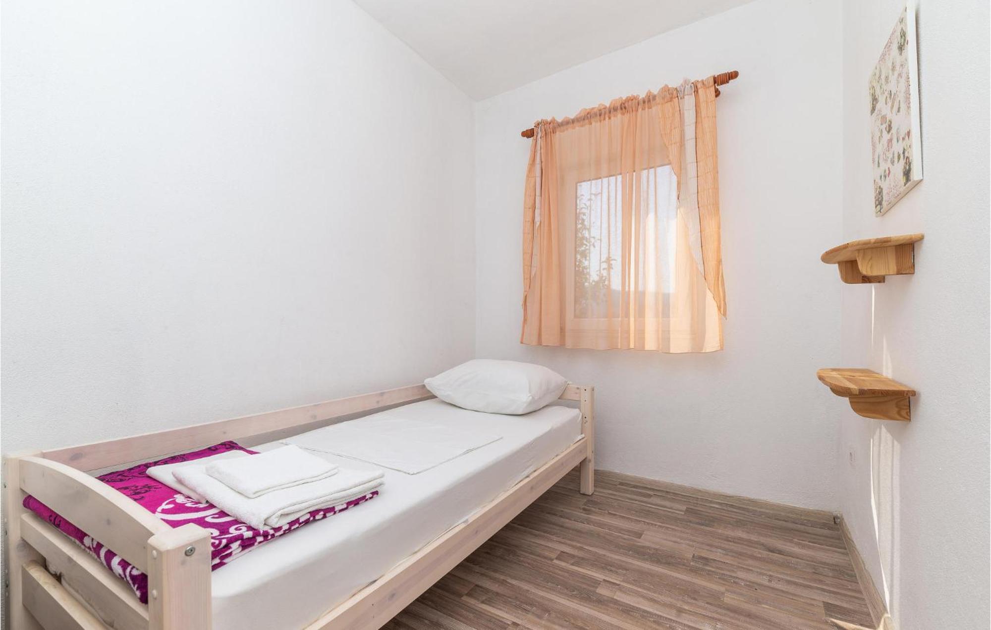 Gorgeous Home In Kastel Stafilic With Wifi מראה חיצוני תמונה