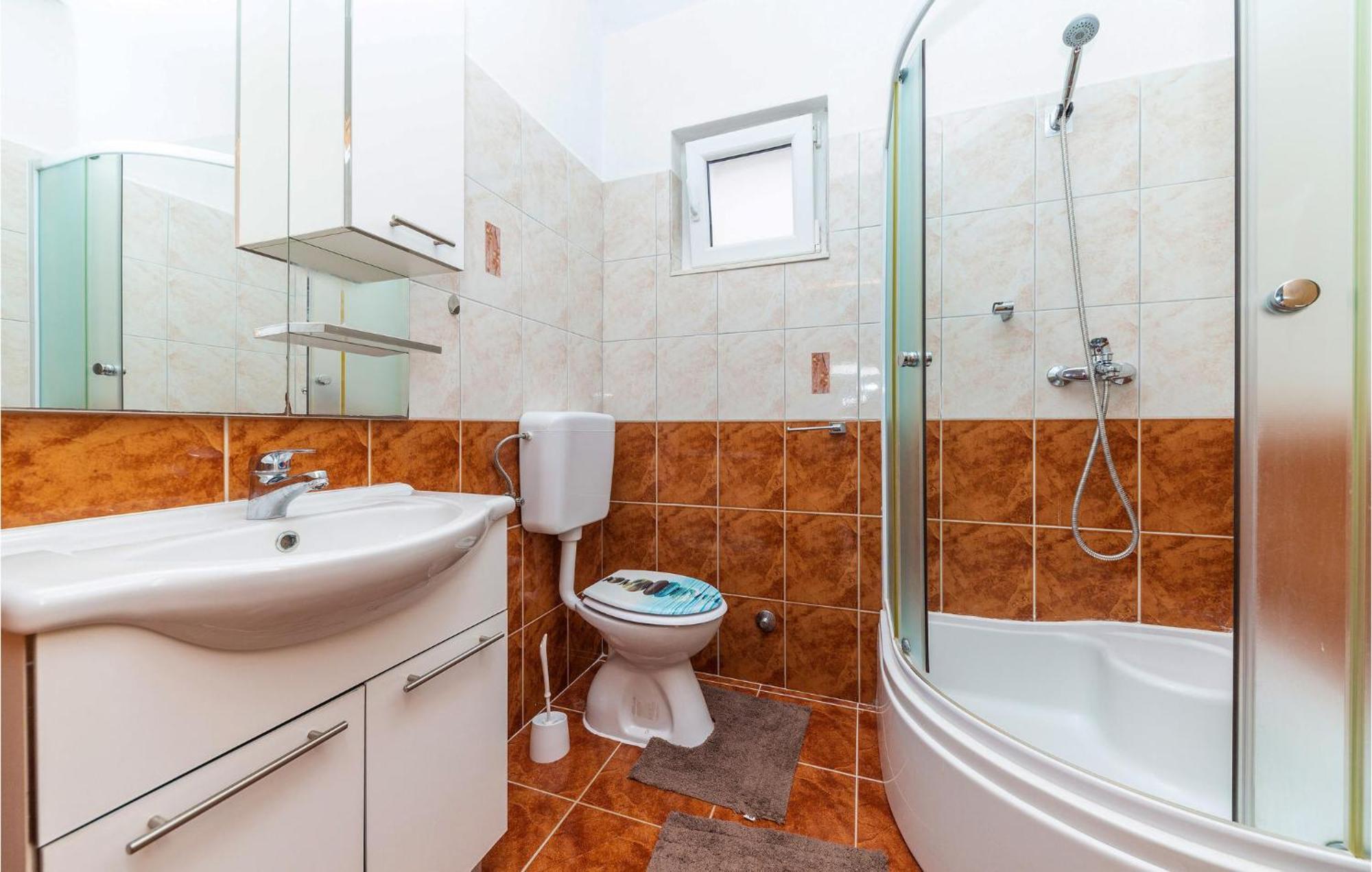 Gorgeous Home In Kastel Stafilic With Wifi מראה חיצוני תמונה