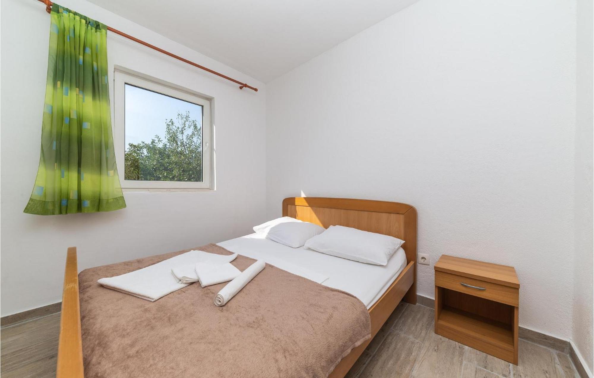 Gorgeous Home In Kastel Stafilic With Wifi מראה חיצוני תמונה