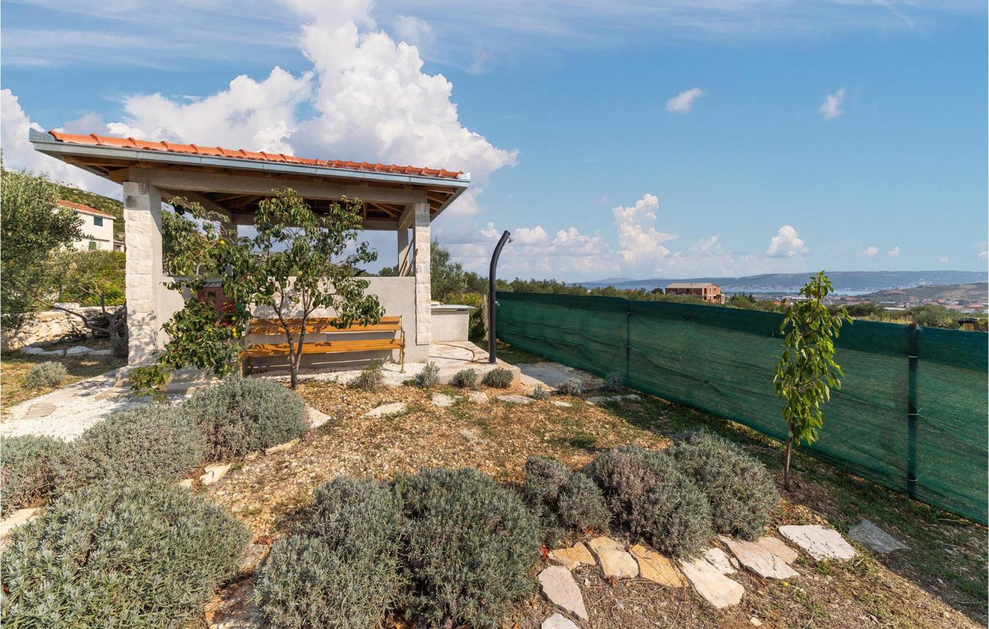 Gorgeous Home In Kastel Stafilic With Wifi מראה חיצוני תמונה