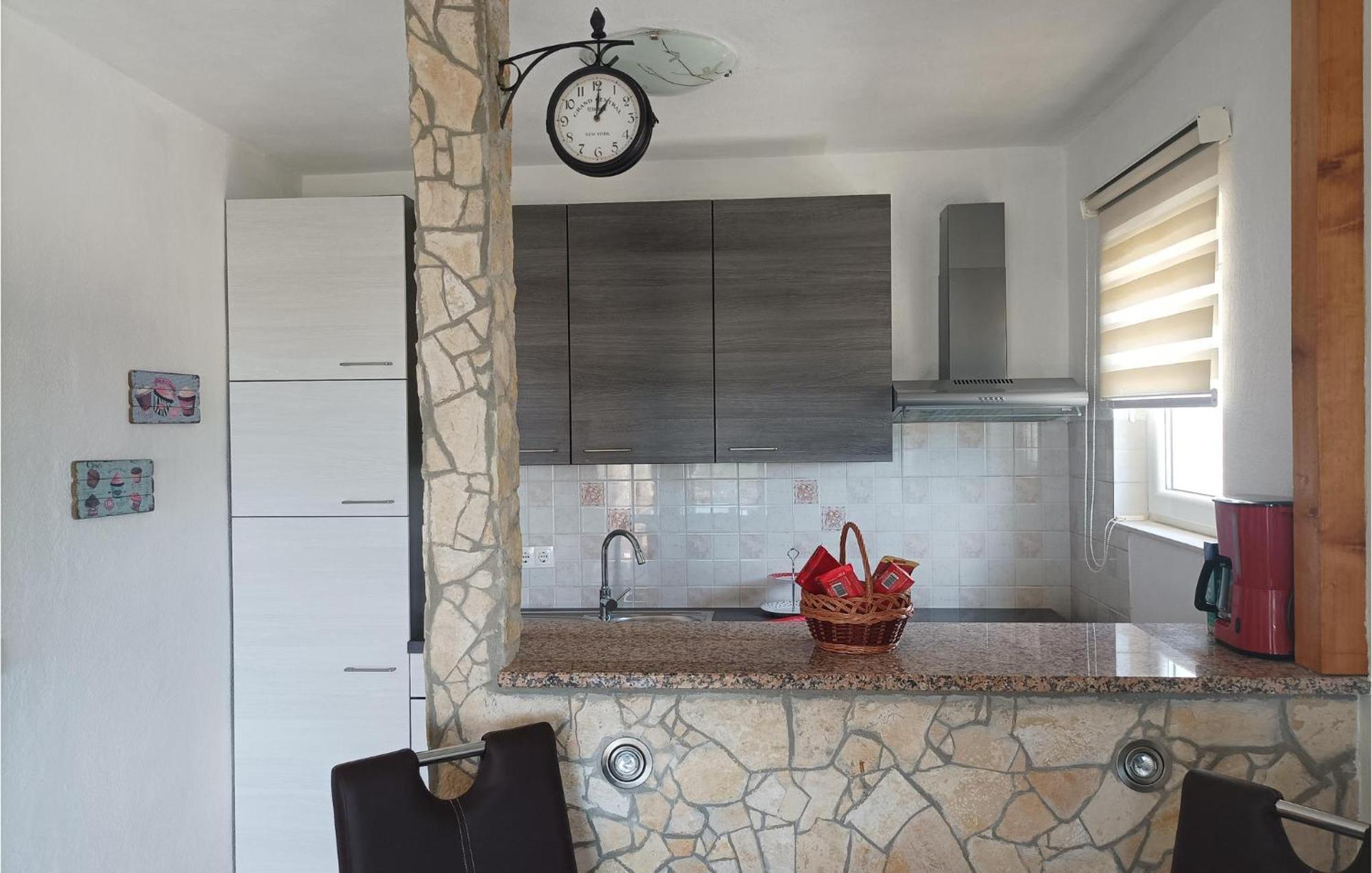 Gorgeous Home In Kastel Stafilic With Wifi מראה חיצוני תמונה